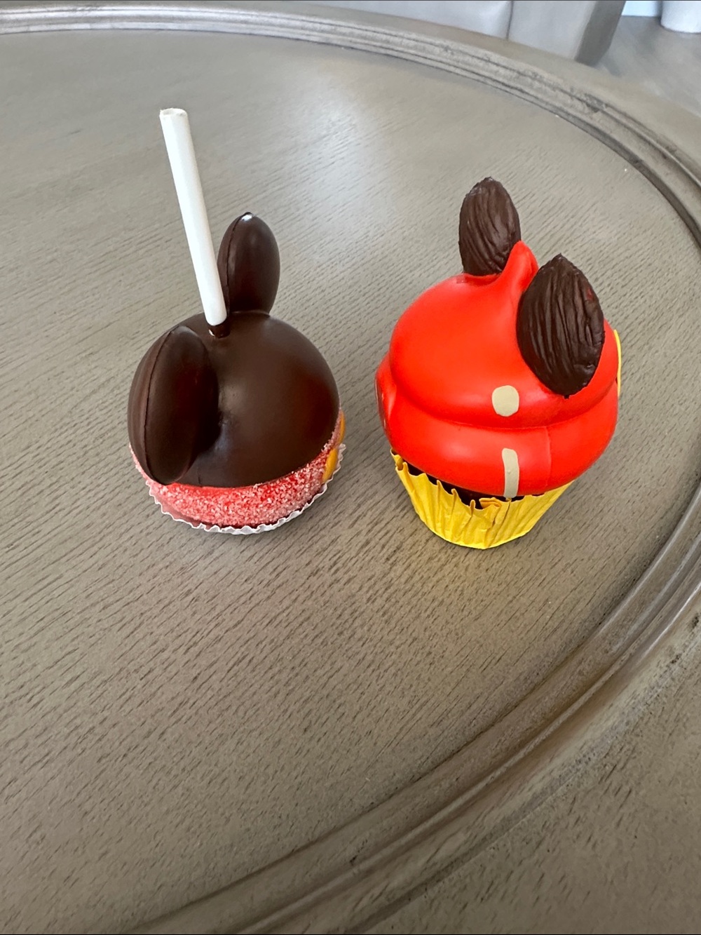 Disney Red and Yellow Mickey Cupcake & Chocolate Apple Magnets - Picture 4 of 6